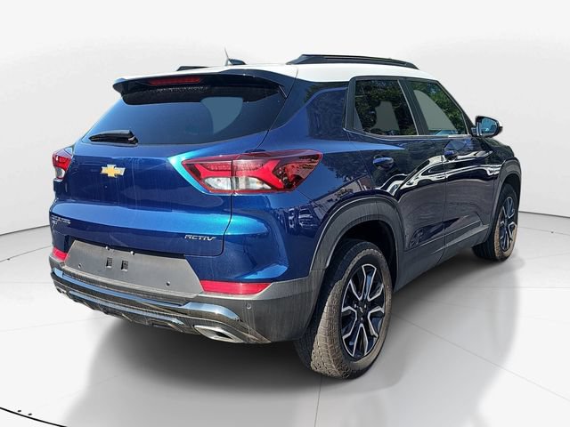 Used 2023 Chevrolet TrailBlazer ACTIV w/ Convenience Package AWD/4WD image 3