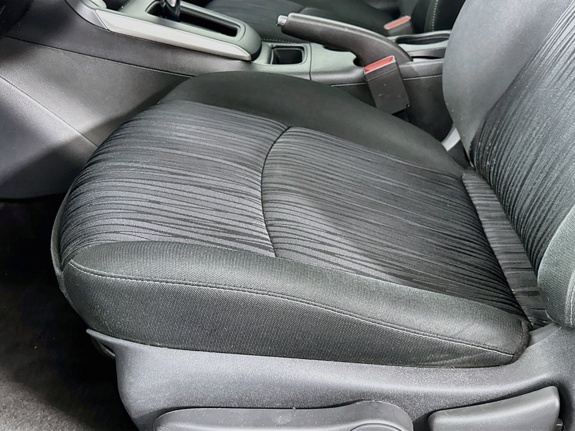 Used 2019 Nissan Sentra SV FWD image 18