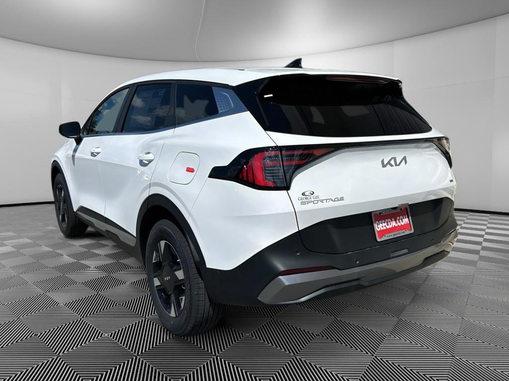 New 2026 Kia Sportage LX w/ LX Convenience Package AWD/4WD image 6