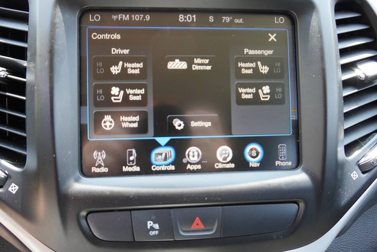 Used 2018 Jeep Cherokee Overland AWD/4WD image 20