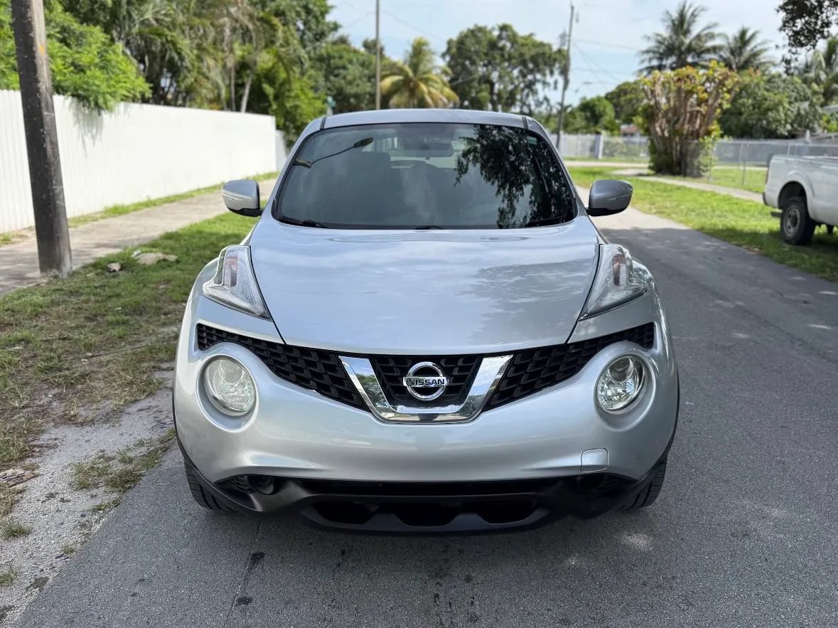 Used 2015 Nissan Juke SV FWD image 4