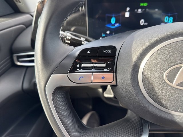 Used 2025 Hyundai Elantra SEL image 20