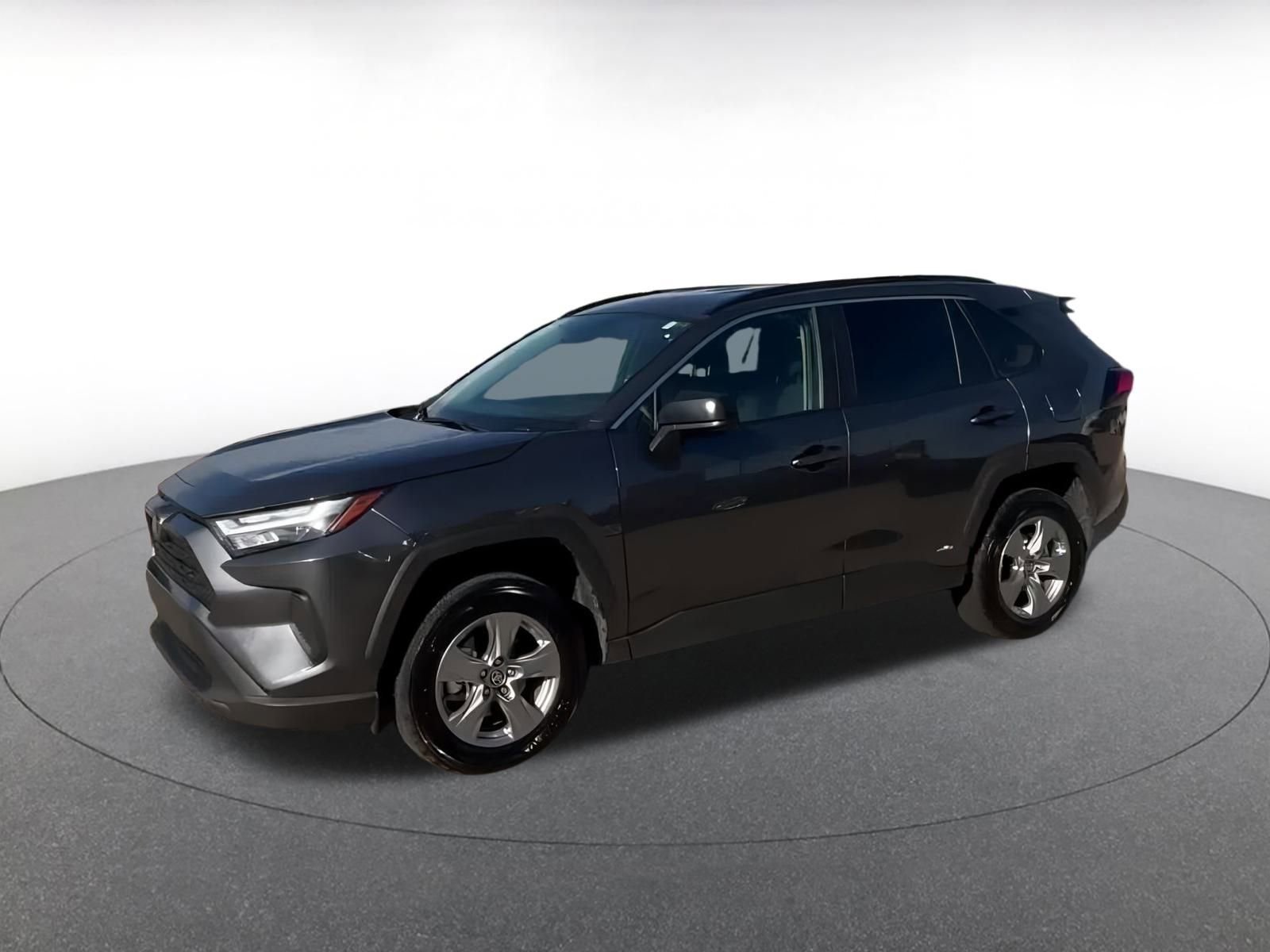 Used 2025 Toyota RAV4 LE image 8