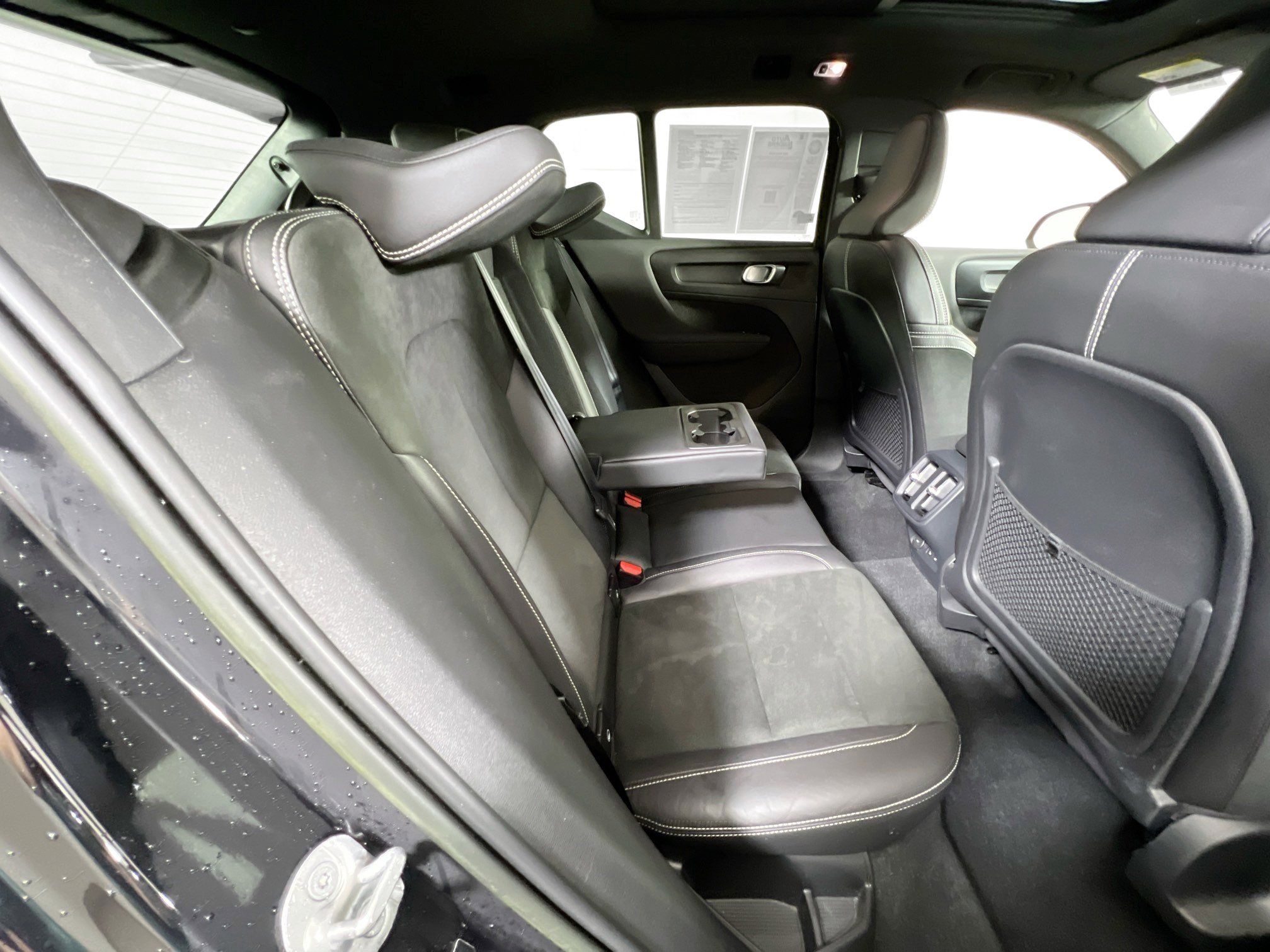 Used 2022 Volvo XC40 T5 R-Design w/ Advanced Package image 26