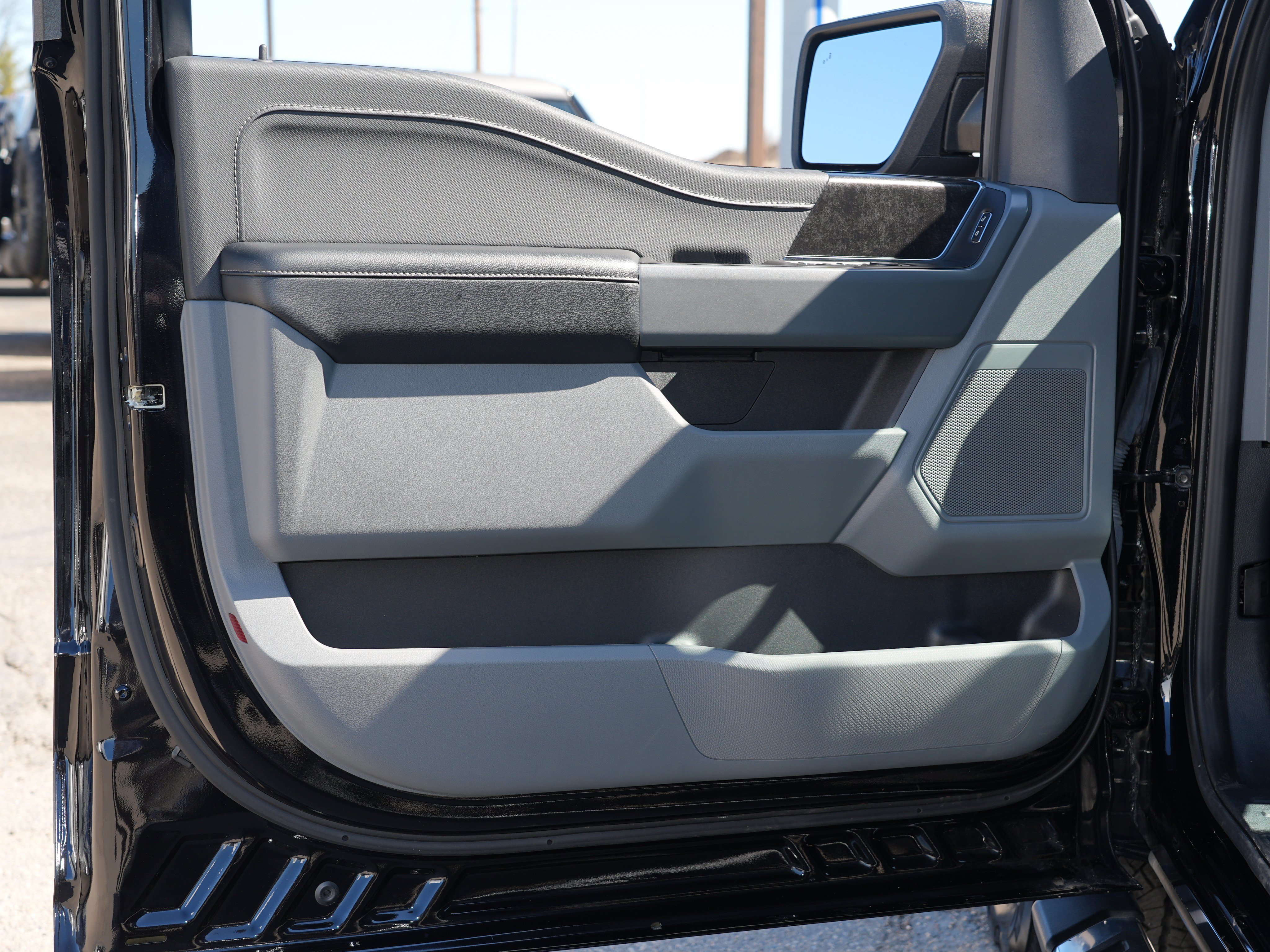 Used 2023 Ford F150 4x4 SuperCrew image 16