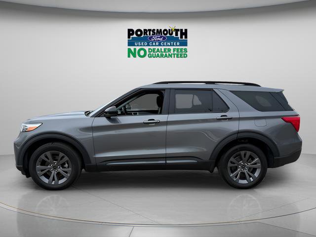 Used 2022 Ford Explorer XLT w/ Equipment Group 202A AWD/4WD image 2
