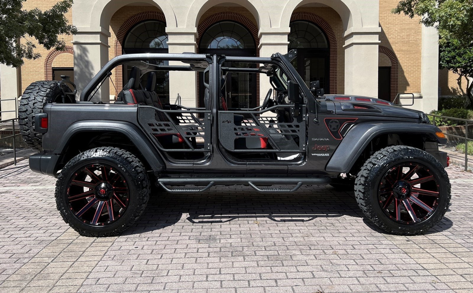 Used 2021 Jeep Wrangler Unlimited Sahara w/ Uconnect 4C Nav & Sound Group AWD/4WD image 3