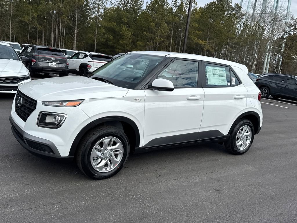 New 2026 Hyundai Venue SE video 2