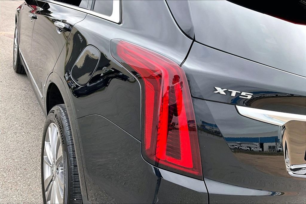 Used 2023 Cadillac XT5 Premium Luxury w/ Technology Package AWD/4WD image 30