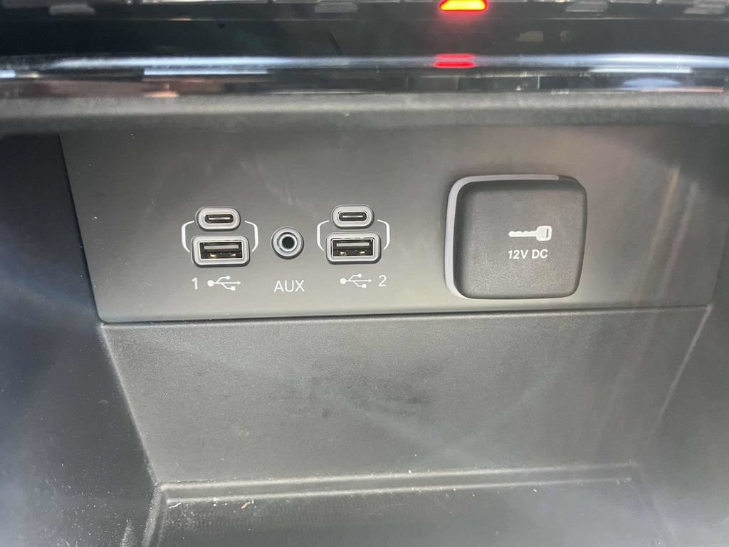 Certified 2025 Jeep Grand Cherokee Limited AWD/4WD image 40