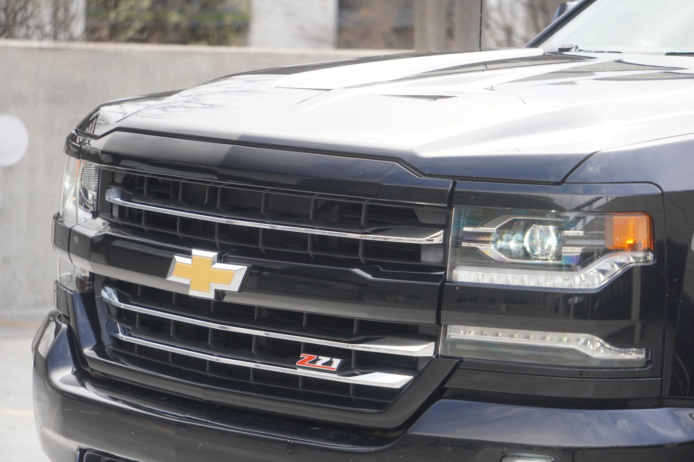 Used 2017 Chevrolet Silverado 1500 LTZ Z71 AWD/4WD image 12
