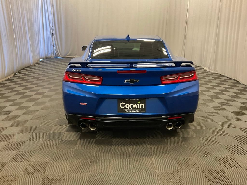 Used 2018 Chevrolet Camaro SS RWD image 5