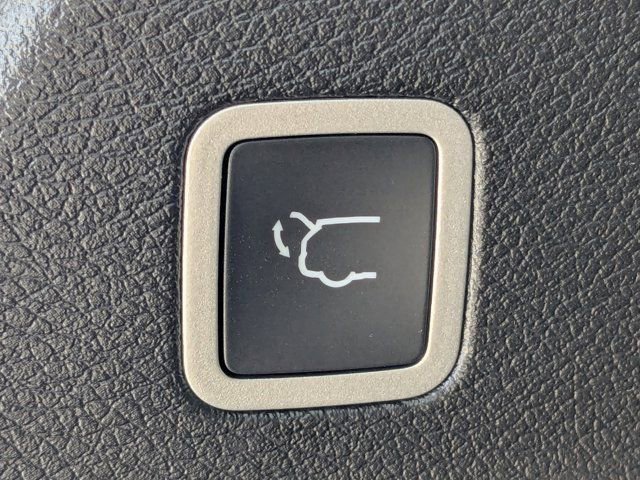 New 2026 Chrysler Pacifica Select FWD image 12