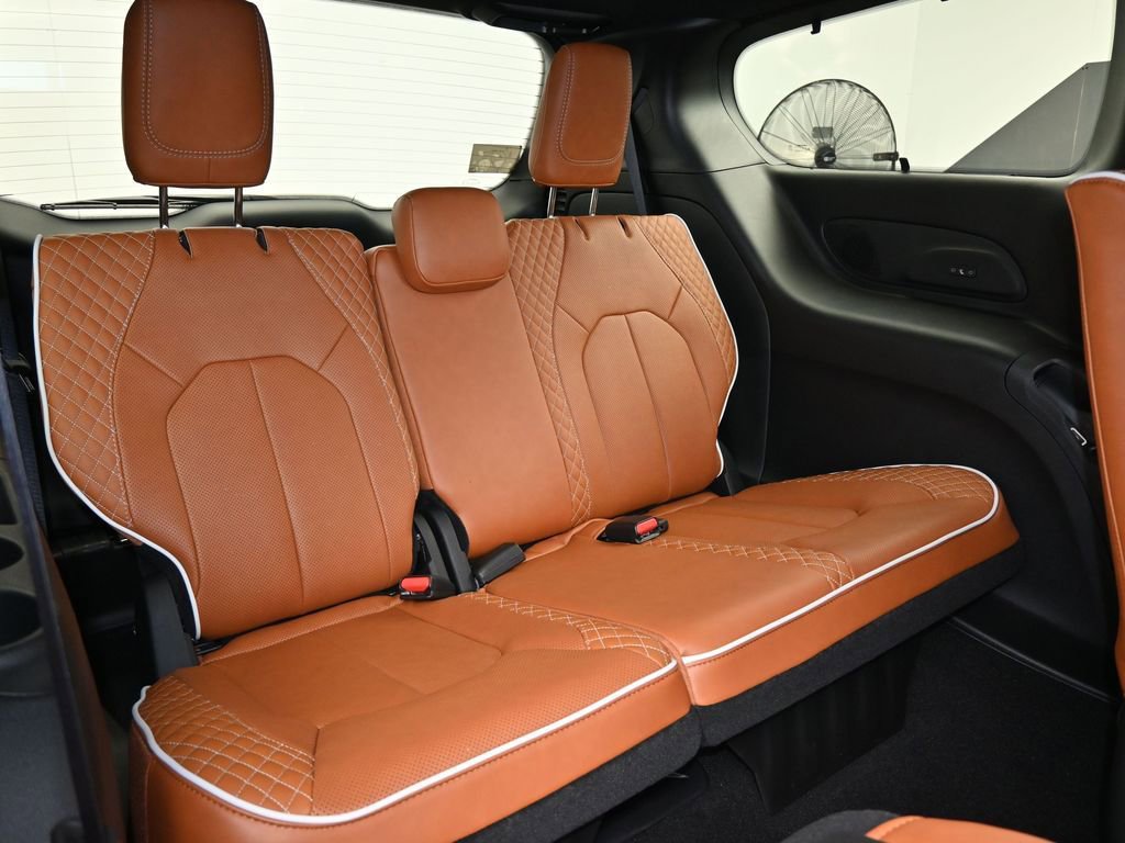 New 2026 Chrysler Pacifica Pinnacle image 46