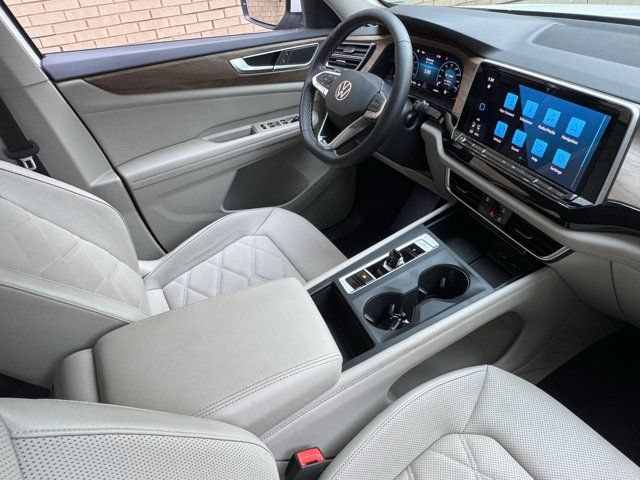 Used 2024 Volkswagen Atlas SE AWD/4WD image 9