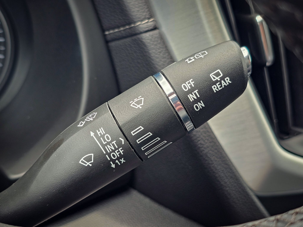 Used 2023 GMC Terrain SLT w/ Tech Package AWD/4WD image 19