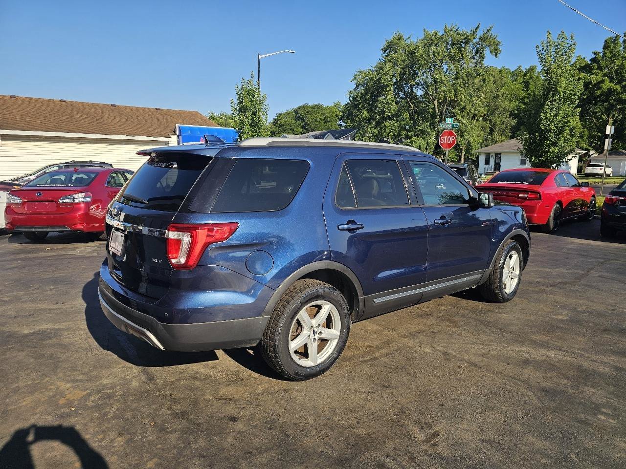 Used 2016 Ford Explorer XLT w/ Equipment Group 202A AWD/4WD image 12