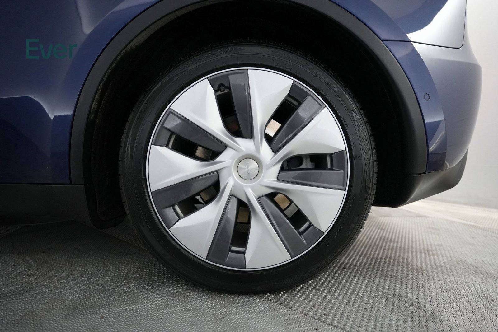 Used 2022 Tesla Model Y Long Range image 20