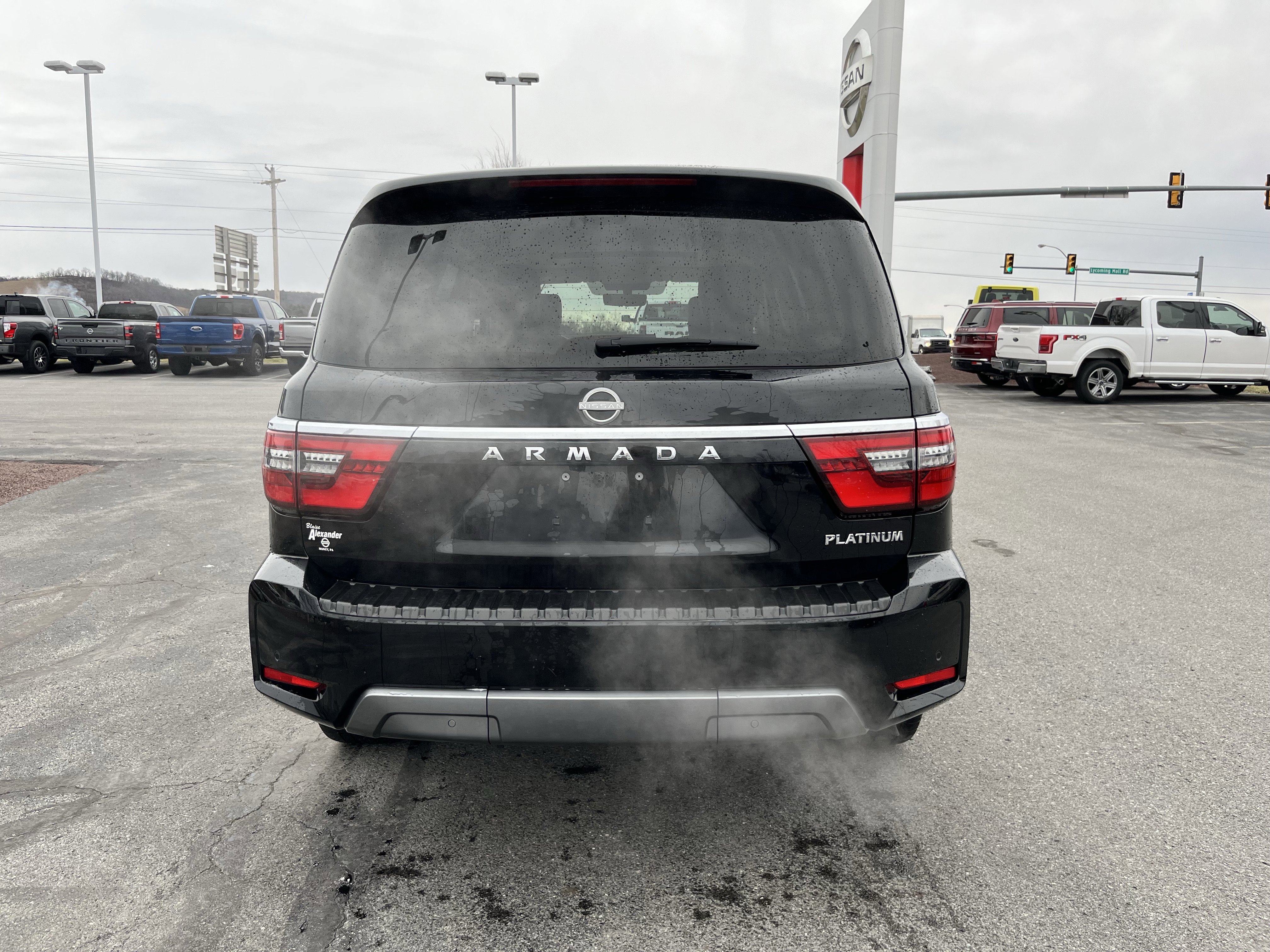 Used 2023 Nissan Armada Platinum w/ Captain's Chairs Package image 4