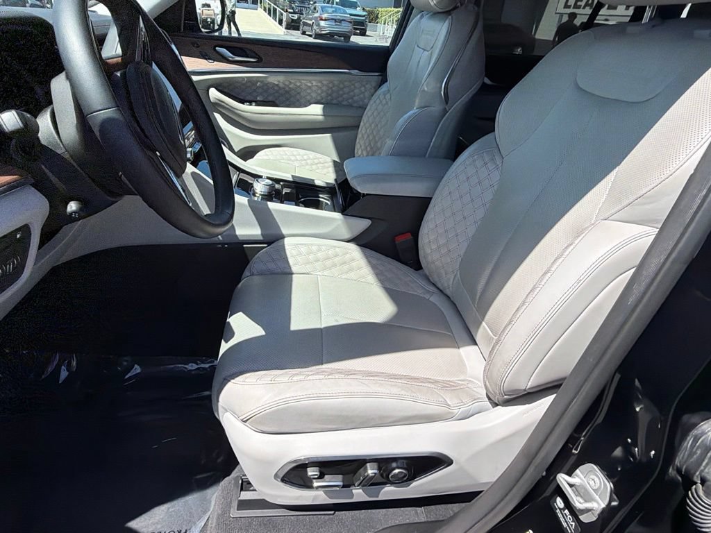 Used 2022 Jeep Grand Cherokee Summit w/ Advanced Protech Group IV AWD/4WD image 22