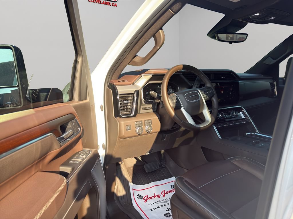 Used 2026 GMC Sierra 3500 Denali w/ Denali Reserve Package AWD/4WD image 6