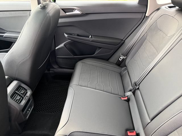 New 2026 Volkswagen Taos SE FWD image 20