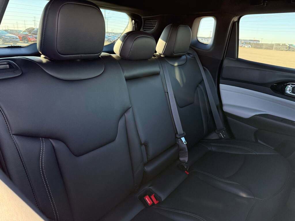 New 2026 Jeep Compass Limited image 24