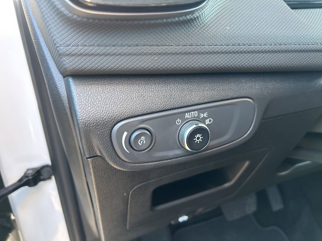 Used 2025 Chevrolet TrailBlazer LT image 16