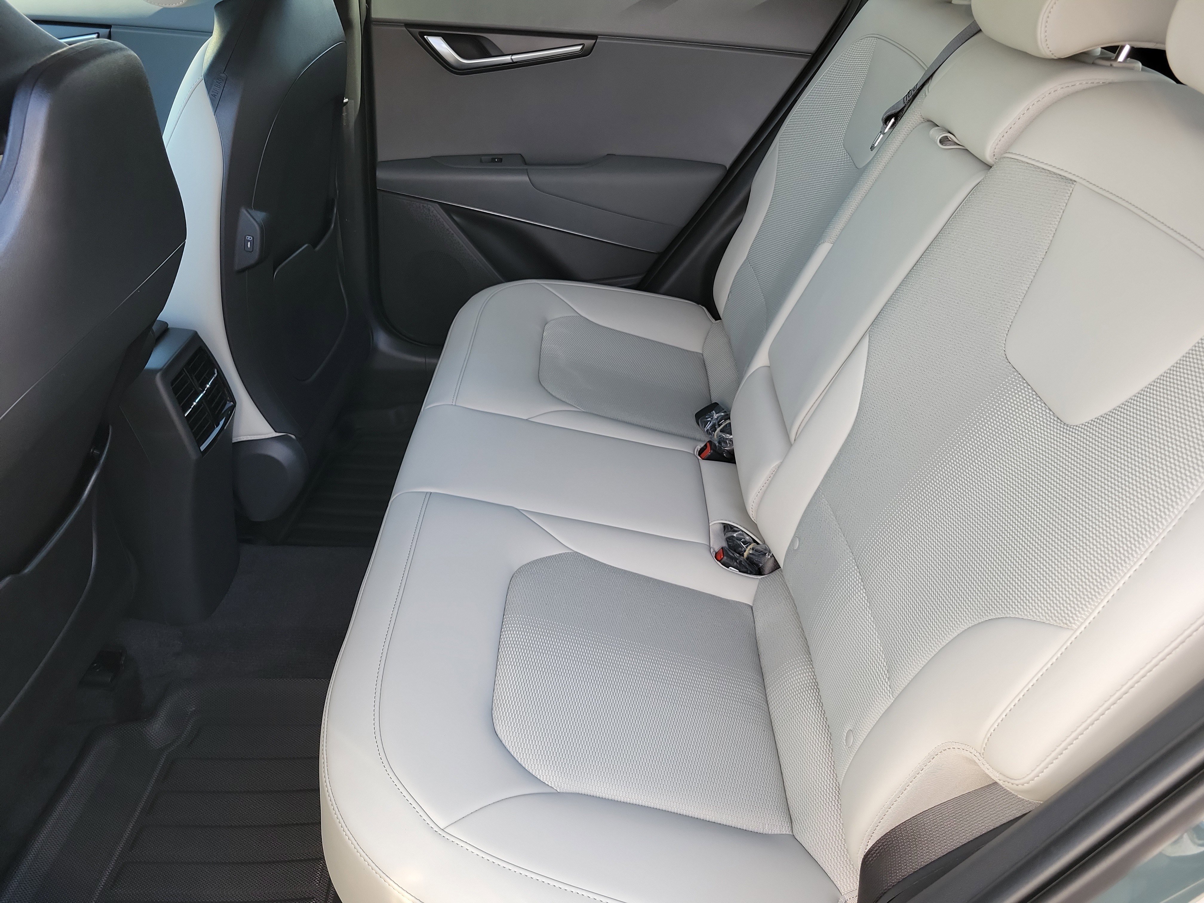 New 2026 Kia Niro EX w/ EX Premium Package FWD image 6