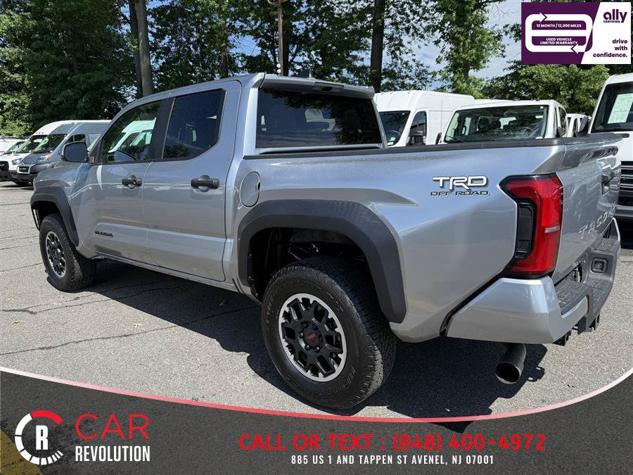 Used 2024 Toyota Tacoma TRD Off-Road AWD/4WD image 4