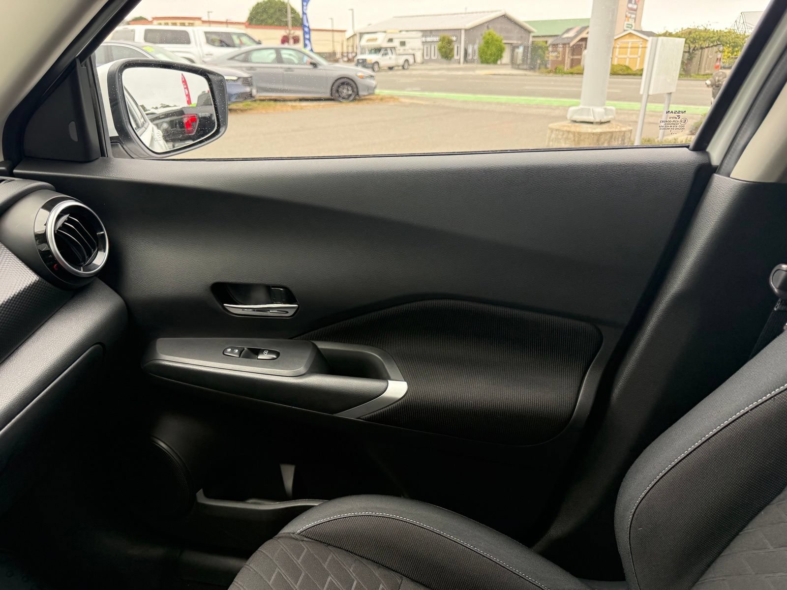 Used 2023 Nissan Kicks SV FWD image 22