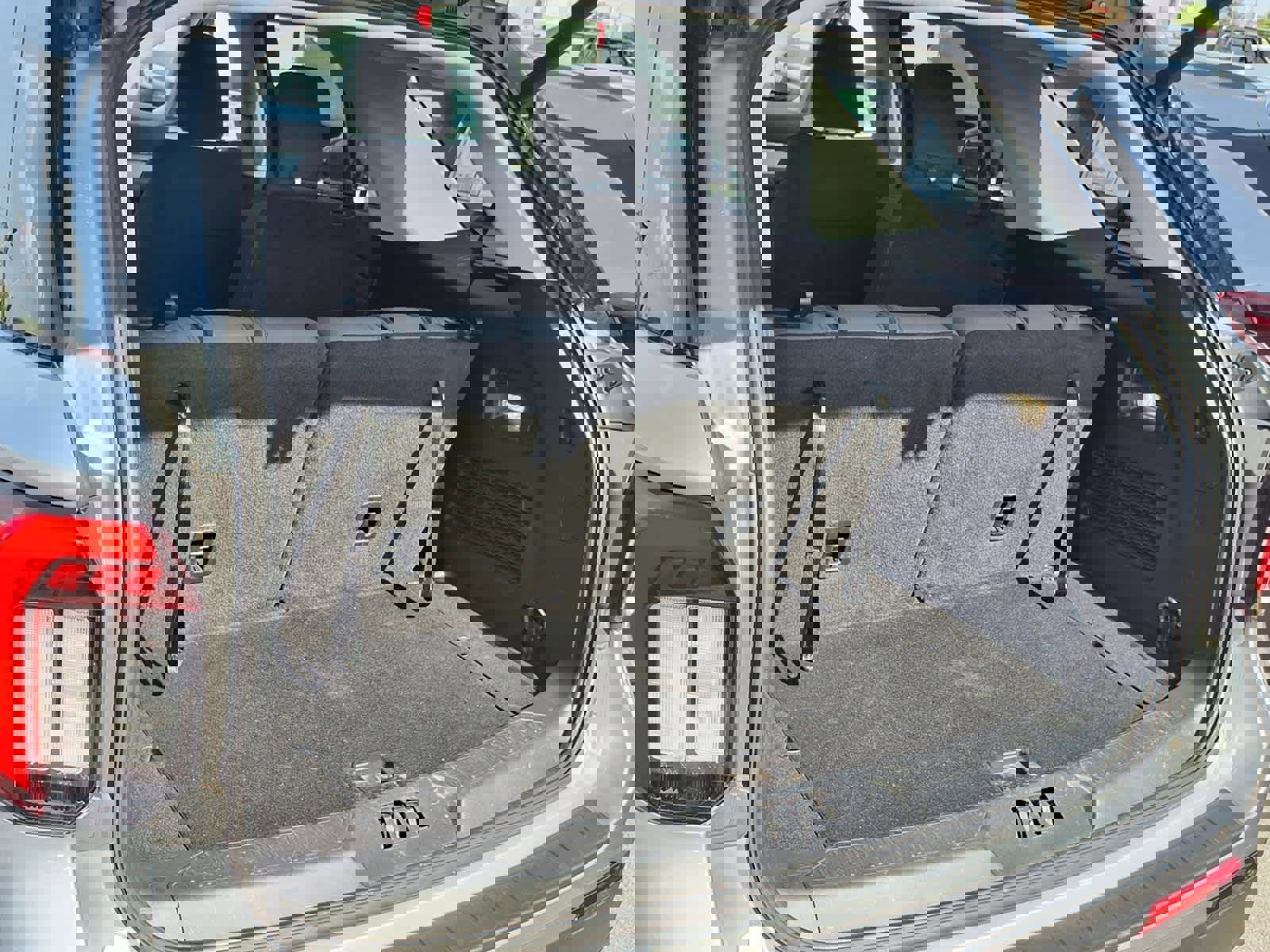 Used 2025 Ford Explorer Active image 25