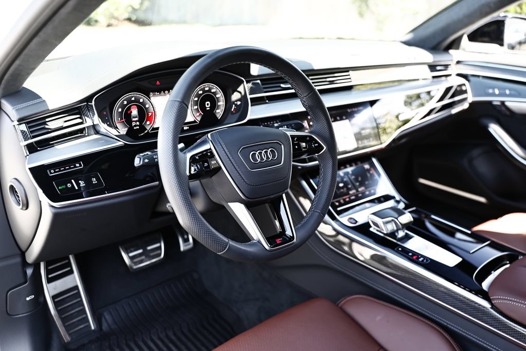Used 2025 Audi S8 AWD/4WD image 20