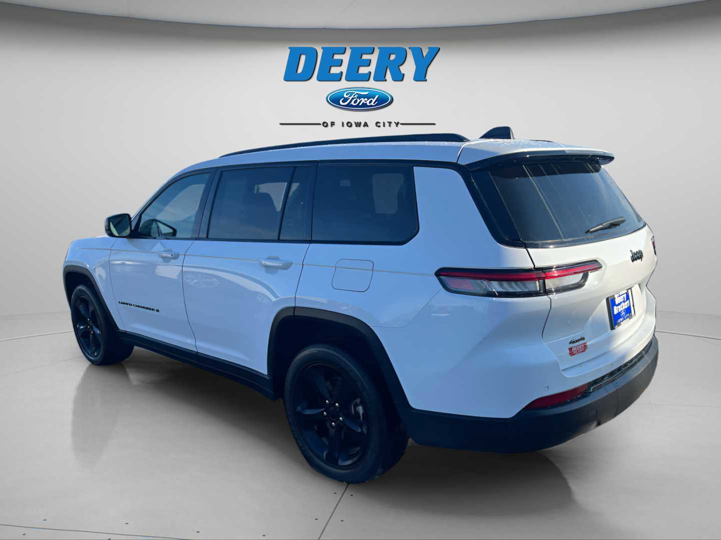 Used 2023 Jeep Grand Cherokee L Laredo image 6