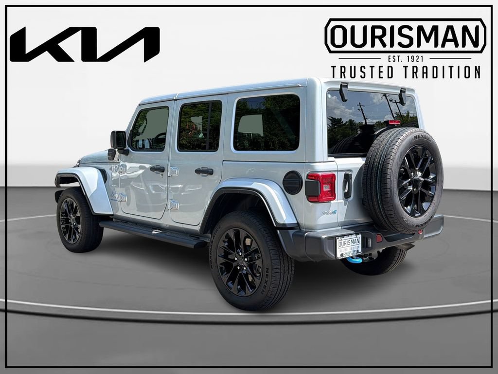 Used 2024 Jeep Wrangler Unlimited Sahara AWD/4WD image 3