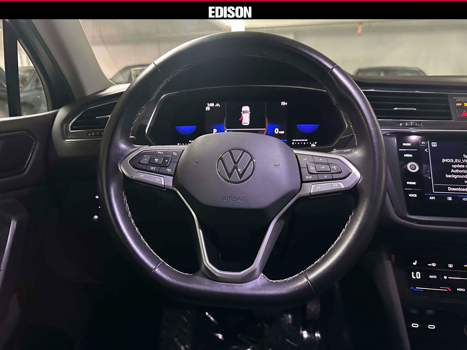 Used 2023 Volkswagen Tiguan SE w/ Panoramic Sunroof Package AWD/4WD image 13
