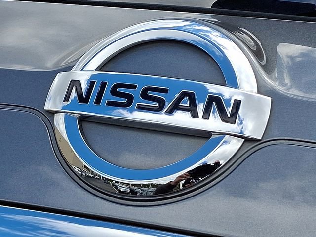 Used 2018 Nissan Rogue SV w/ Sun & Sound Touring Package image 29