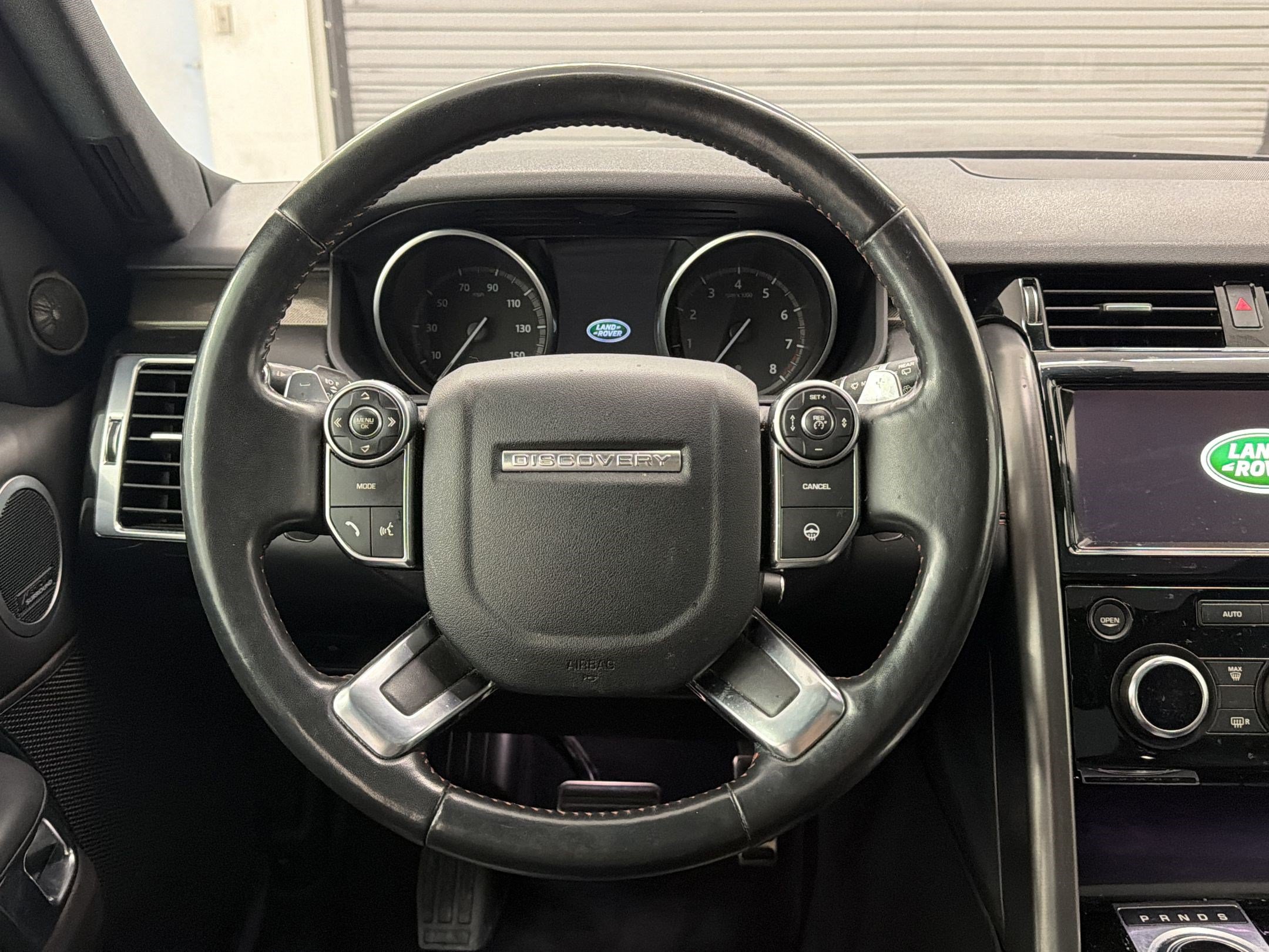 Used 2017 Land Rover Discovery HSE Luxury AWD/4WD image 11