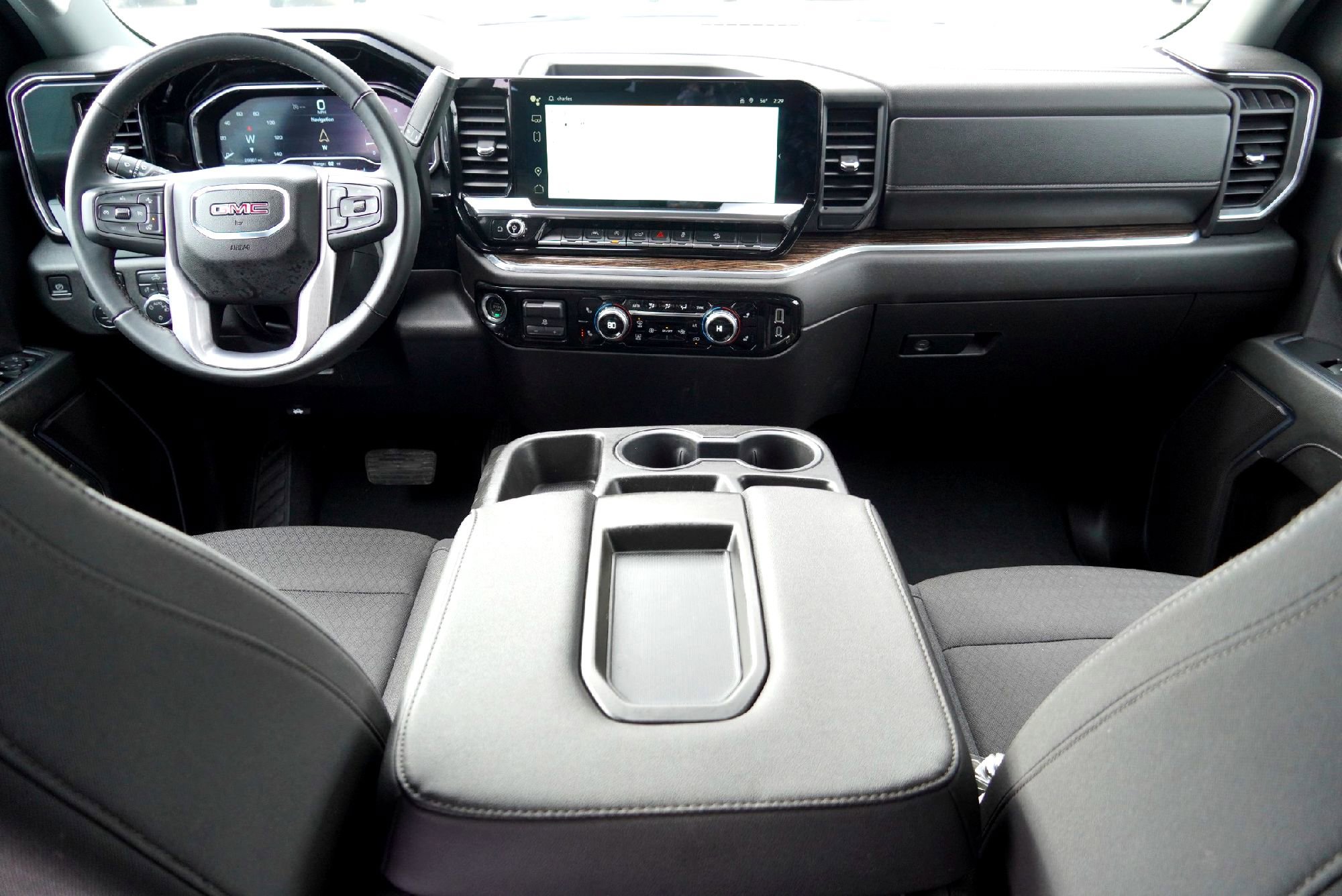 Used 2024 GMC Sierra 1500 SLE image 27