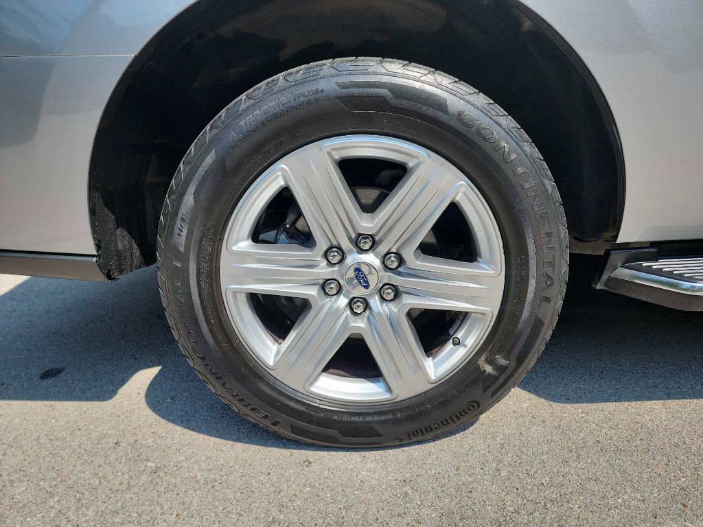 Used 2020 Ford Expedition XLT w/ Equipment Group 202A image 12