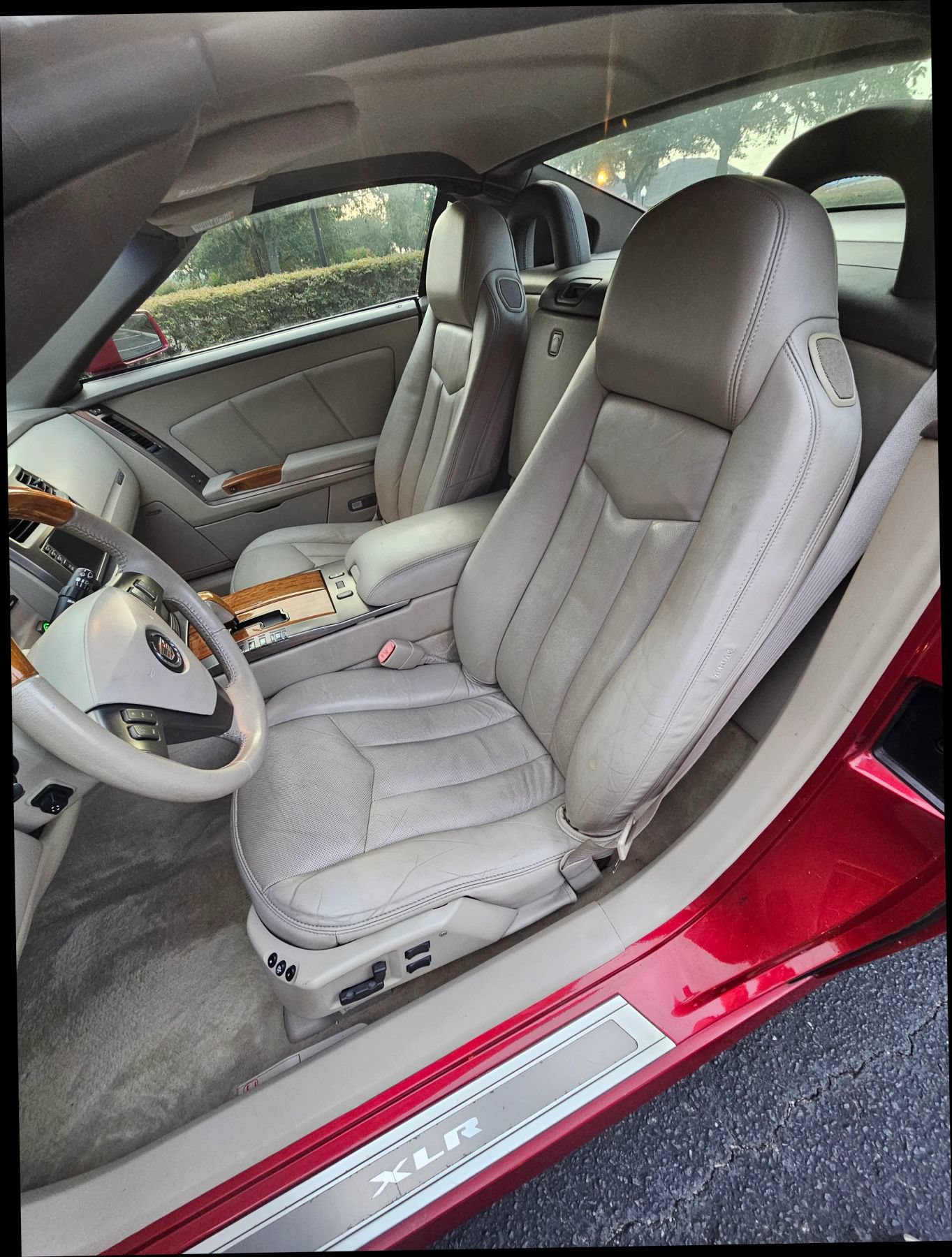 Used 2004 Cadillac XLR RWD image 20