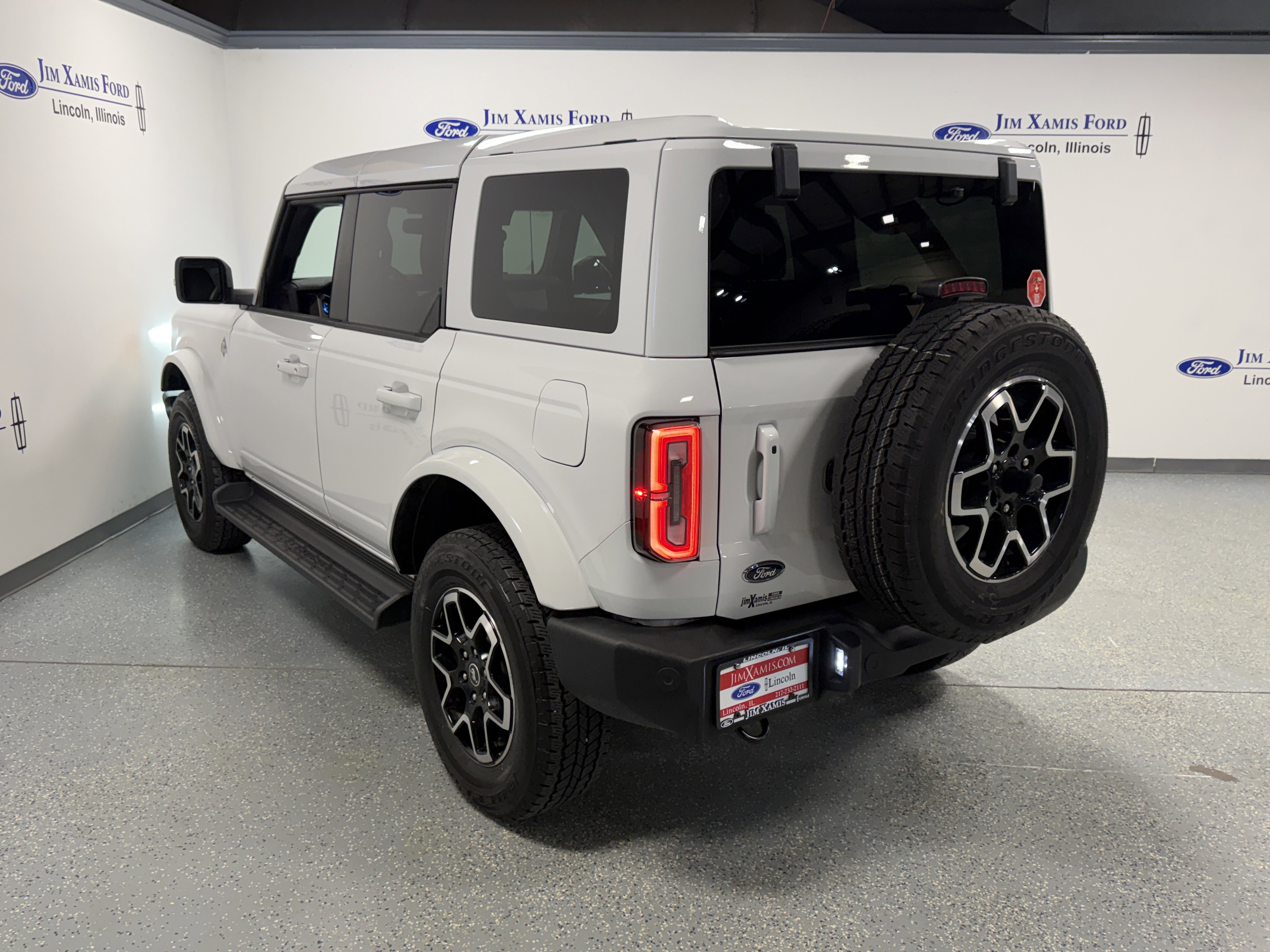 Used 2025 Ford Bronco Outer Banks image 4