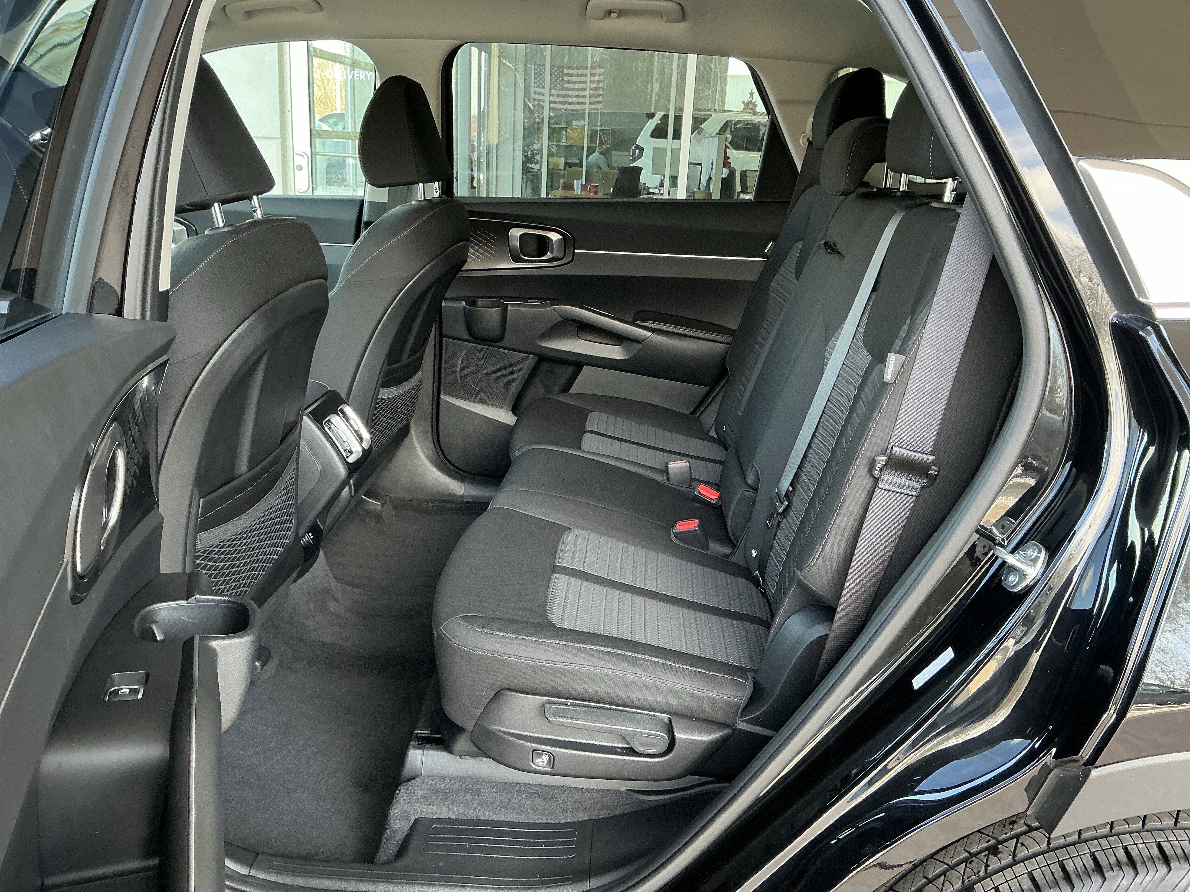 Used 2025 Kia Sorento LX image 18