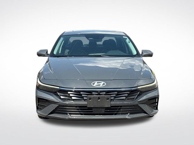 Used 2024 Hyundai Elantra Limited FWD image 10