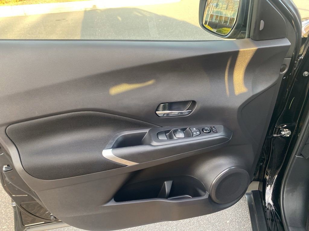 Used 2024 Nissan Kicks SV image 10