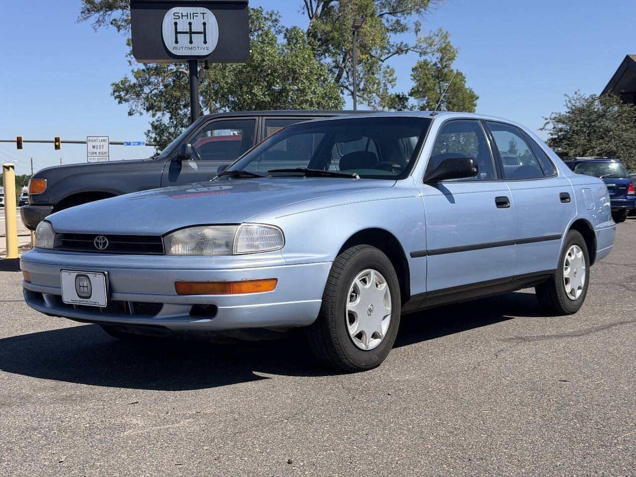 Used 1992 Toyota Camry Deluxe FWD image 2