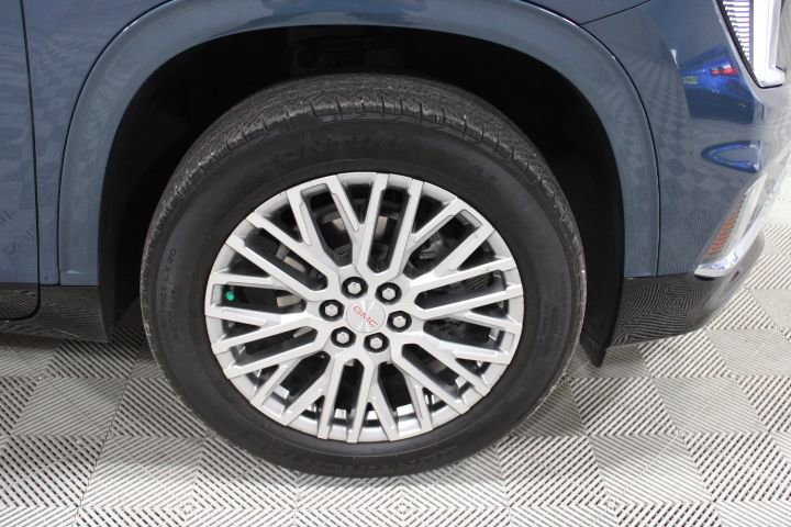 Used 2024 GMC Acadia Denali image 43