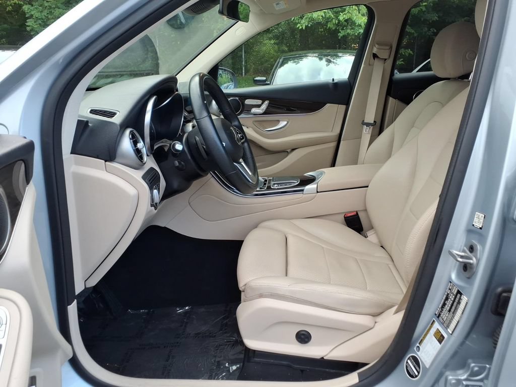 Used 2022 Mercedes-Benz GLC 300 image 9