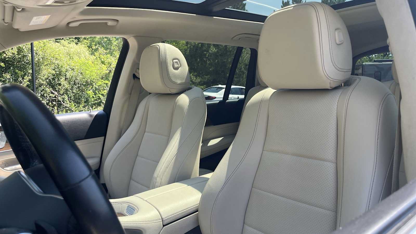 Used 2022 Mercedes-Benz GLS 450 4MATIC image 27
