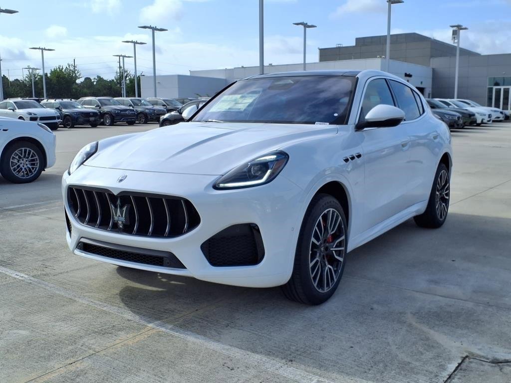 New 2025 Maserati Grecale GT image 2